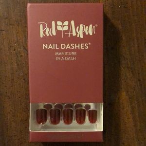 Red Aspen Nail Dashes